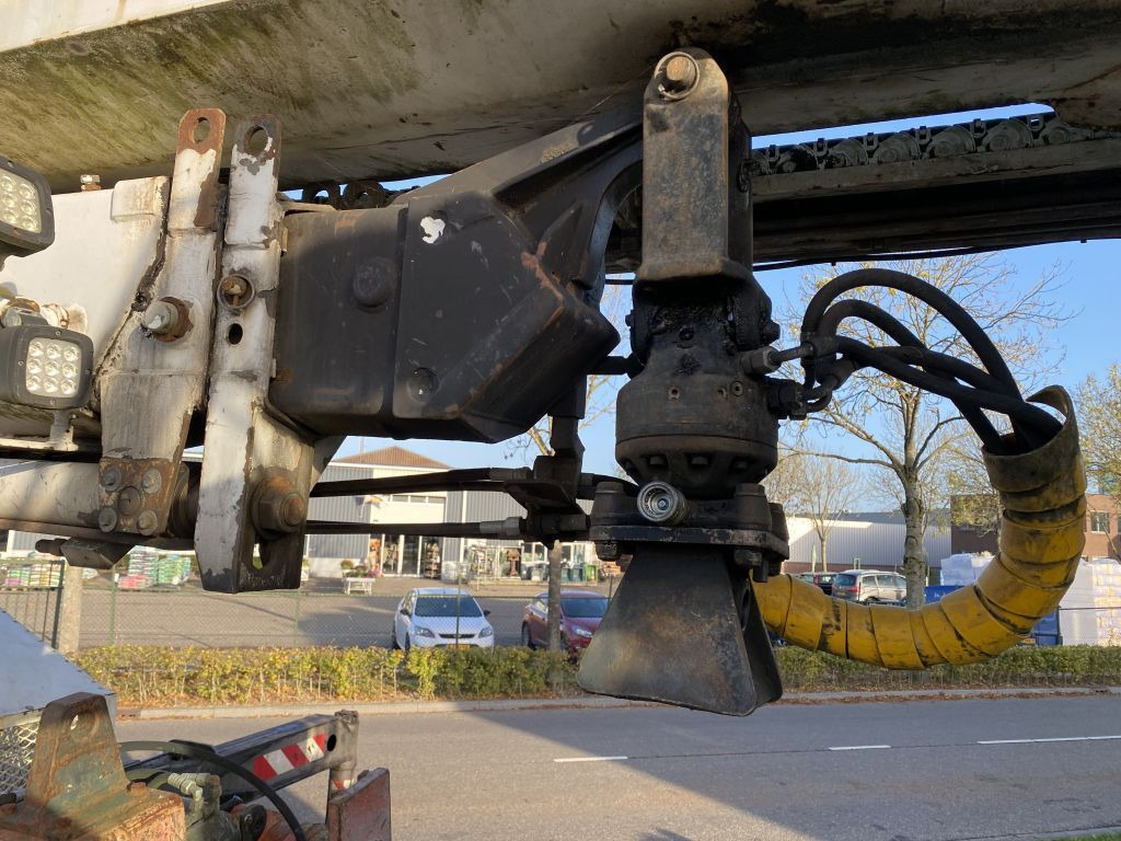 Crane truck Volvo F 12 8X4 + CORMACH 87000 CRANE - 8.642 HOURS: picture 15