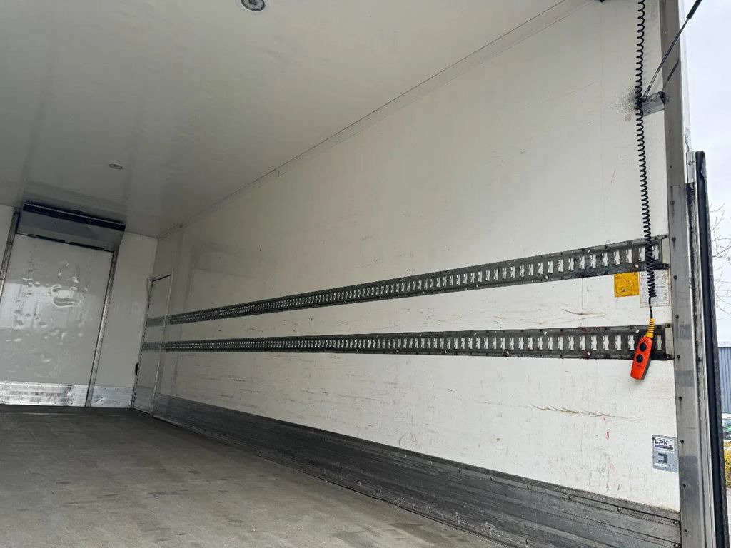 Refrigerator truck Volvo FE 250 4X2 - EURO 6 + THERMOKING T-500R + DHOLLA: picture 11