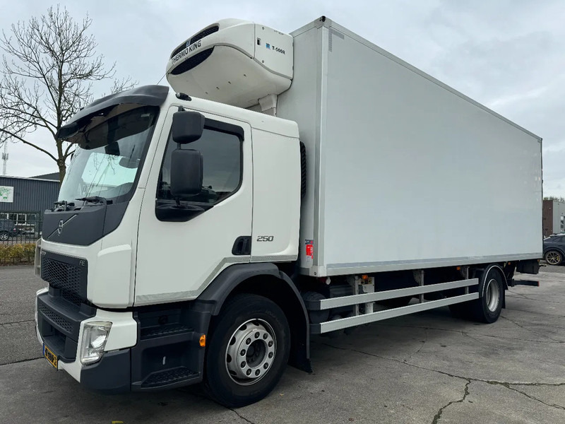 Volvo FE 250 4X2 - EURO 6 + THERMOKING T-500R + DHOLLANDIA LIFT + TÜV 06-2025 - Refrigerator truck: picture 1 Volvo FE 250 4X2 - EURO 6 + THERMOKING T-500R + DHOLLANDIA LIFT + TÜV 06-2025 - Refrigerator truck: picture 1