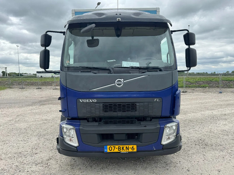 Volvo FL 250 4X2 EURO 6 CARGO LOCK + DHOLLANDIA LIFT TÜV TILL 02-2026 - Box truck: picture 3 Volvo FL 250 4X2 EURO 6 CARGO LOCK + DHOLLANDIA LIFT TÜV TILL 02-2026 - Box truck: picture 3