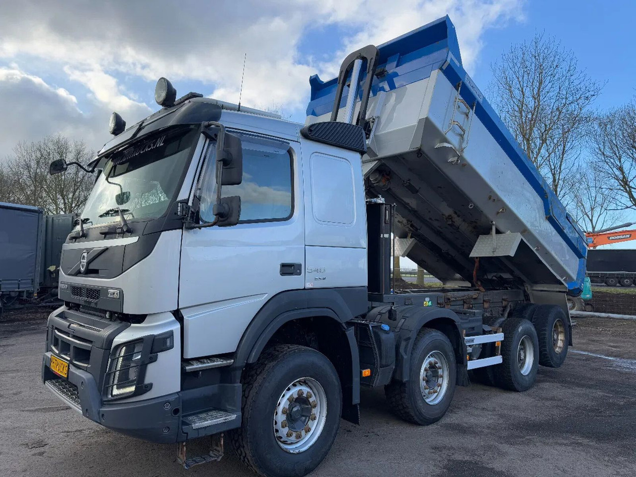 Volvo FMX 540 8X4 - EURO 6 + KIPPER + LIFTING AXLE Volvo FMX 540 8X4 - EURO 6 + KIPPER + LIFTING AXLE - Tipper: picture 1 Volvo FMX 540 8X4 - EURO 6 + KIPPER + LIFTING AXLE Volvo FMX 540 8X4 - EURO 6 + KIPPER + LIFTING AXLE - Tipper: picture 1
