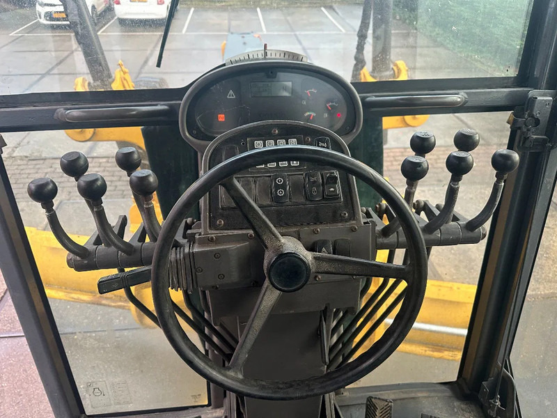 Grader Volvo G 930: picture 14