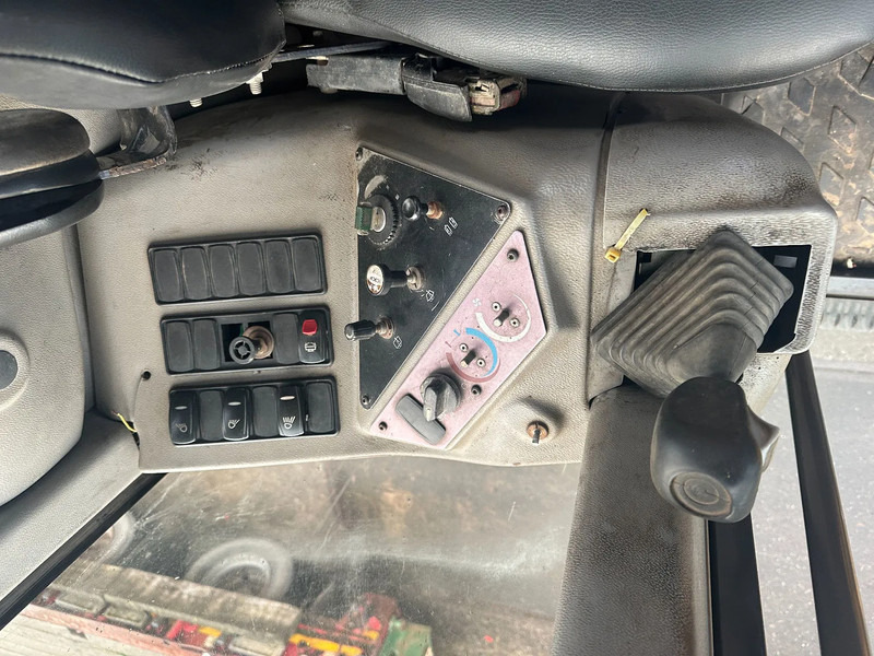 Grader Volvo G 930: picture 13