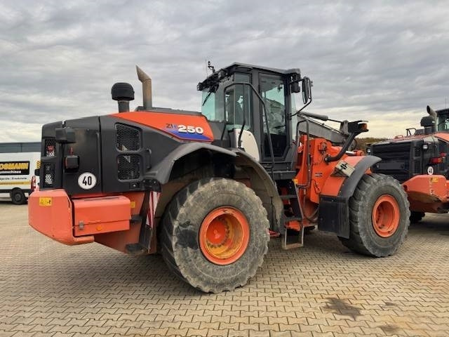 Hitachi ZW 250-6 - Wheel loader: picture 3 Hitachi ZW 250-6 - Wheel loader: picture 3