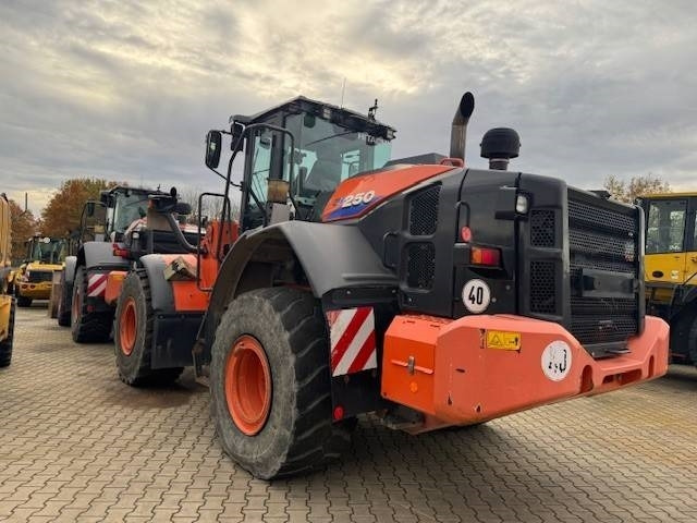 Hitachi ZW 250-6 - Wheel loader: picture 5 Hitachi ZW 250-6 - Wheel loader: picture 5