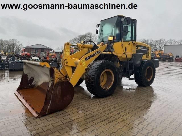 KOMATSU WA 200 - Wheel loader: picture 1 KOMATSU WA 200 - Wheel loader: picture 1