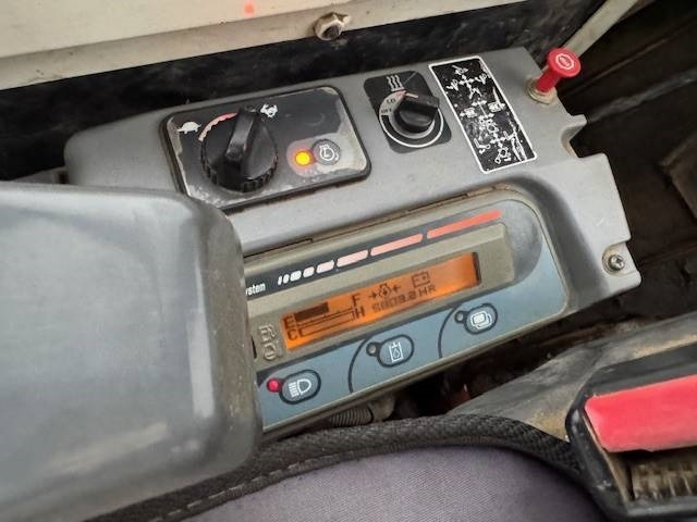 Mini excavator Kubota KX 101-3: picture 8