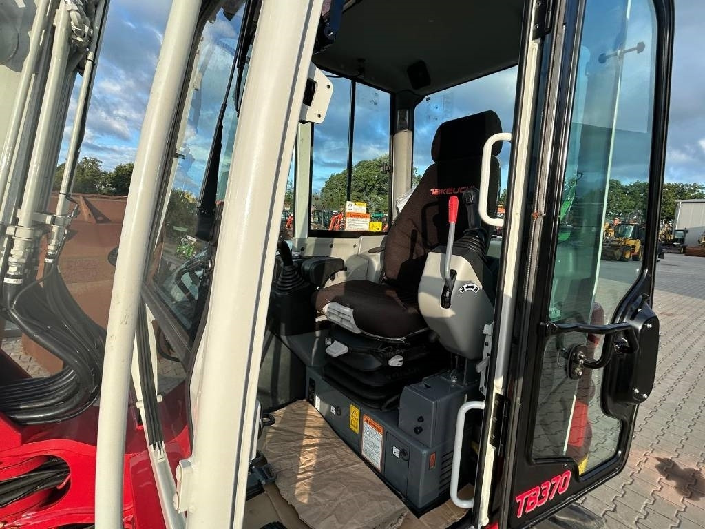 Mini excavator Takeuchi TB 370 V4: picture 12