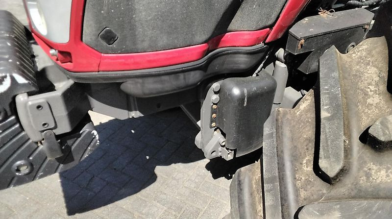 Valtra T153 Versu - Farm tractor: picture 4 Valtra T153 Versu - Farm tractor: picture 4