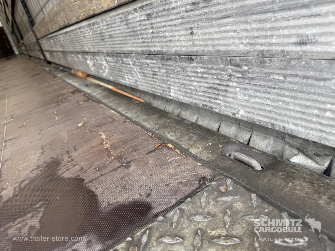 SCHMITZ Curtainsider Standard - Curtainsider semi-trailer: picture 2 SCHMITZ Curtainsider Standard - Curtainsider semi-trailer: picture 2