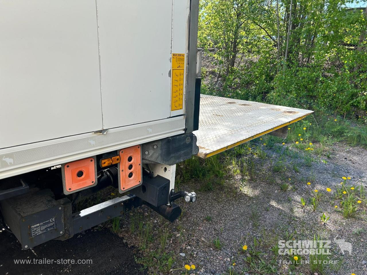 SCHMITZ Reefer Standard Double deck Taillift - Isothermal semi-trailer: picture 3 SCHMITZ Reefer Standard Double deck Taillift - Isothermal semi-trailer: picture 3