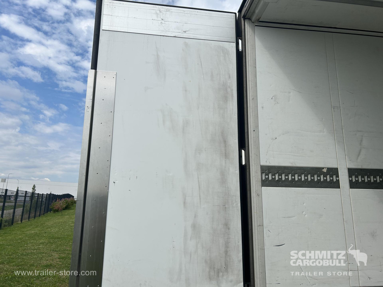 SCHMITZ Reefer Standard - Isothermal semi-trailer: picture 2 SCHMITZ Reefer Standard - Isothermal semi-trailer: picture 2