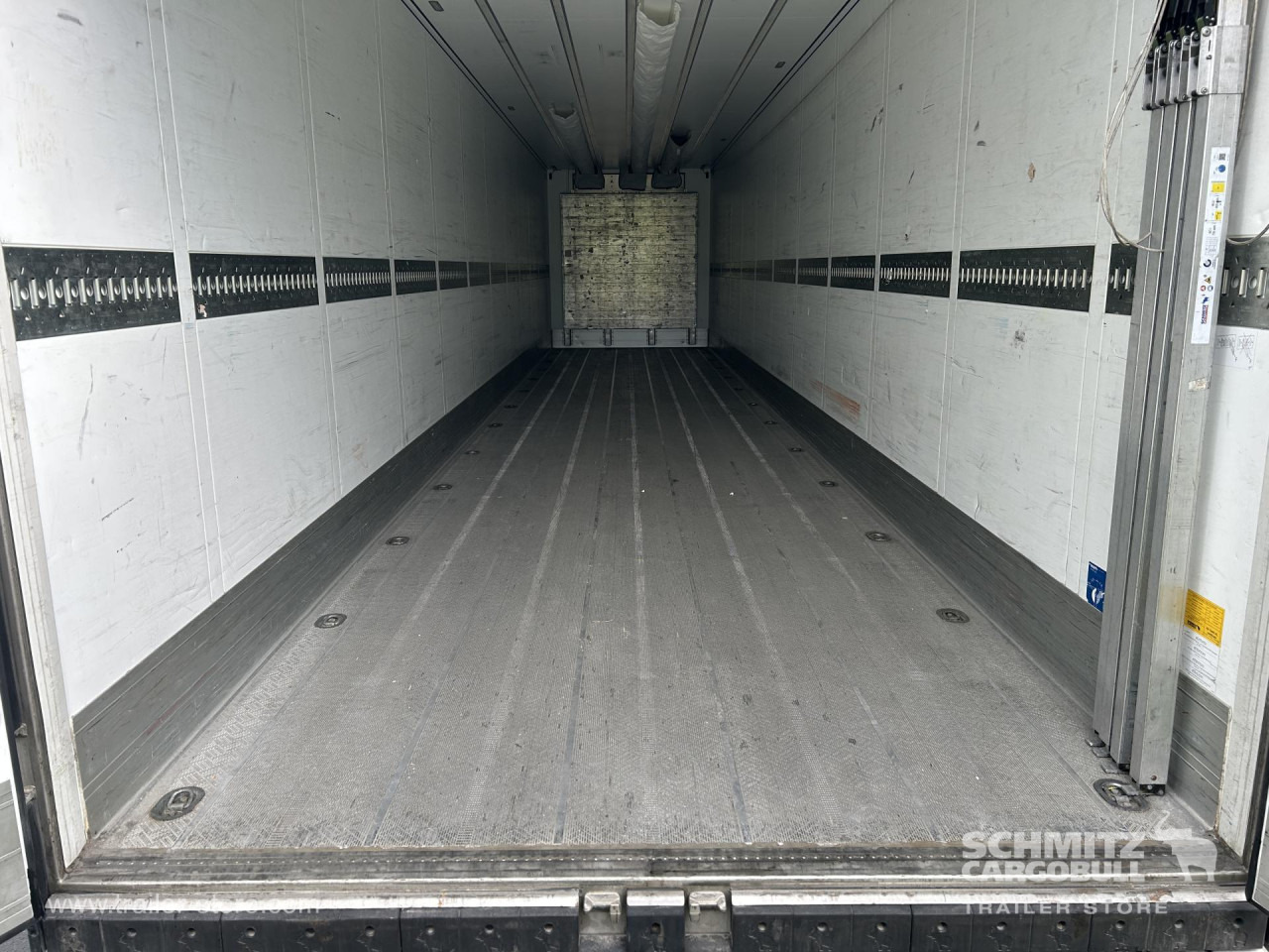 SCHMITZ Reefer Standard - Isothermal semi-trailer: picture 2 SCHMITZ Reefer Standard - Isothermal semi-trailer: picture 2