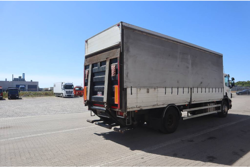 Scania P 94-230 Curtainsider/Plane/Gardin - Curtainsider truck: picture 3 Scania P 94-230 Curtainsider/Plane/Gardin - Curtainsider truck: picture 3