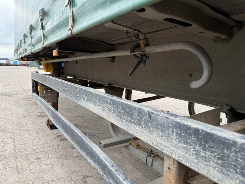 Schmitz Cargobull 3-axle Curtainsider/Planenauflieger/Gardintrailer - Curtainsider semi-trailer: picture 2 Schmitz Cargobull 3-axle Curtainsider/Planenauflieger/Gardintrailer - Curtainsider semi-trailer: picture 2
