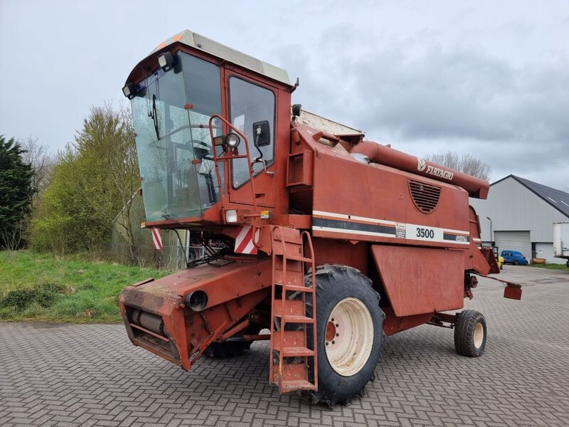 Laverda 3500 - Combine harvester: picture 1 Laverda 3500 - Combine harvester: picture 1