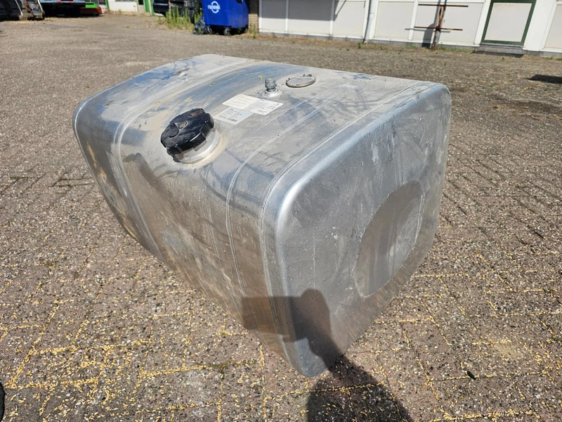 MAN Brandstoftank 375L - TGX/TGS onderdeelnr. 81.12201-6691 Magna steyr - Fuel tank for Truck: picture 2 MAN Brandstoftank 375L - TGX/TGS onderdeelnr. 81.12201-6691 Magna steyr - Fuel tank for Truck: picture 2