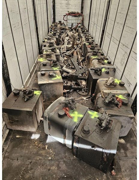 Onbekend 30x Complete PTO system - Hydraulics for Truck: picture 1 Onbekend 30x Complete PTO system - Hydraulics for Truck: picture 1