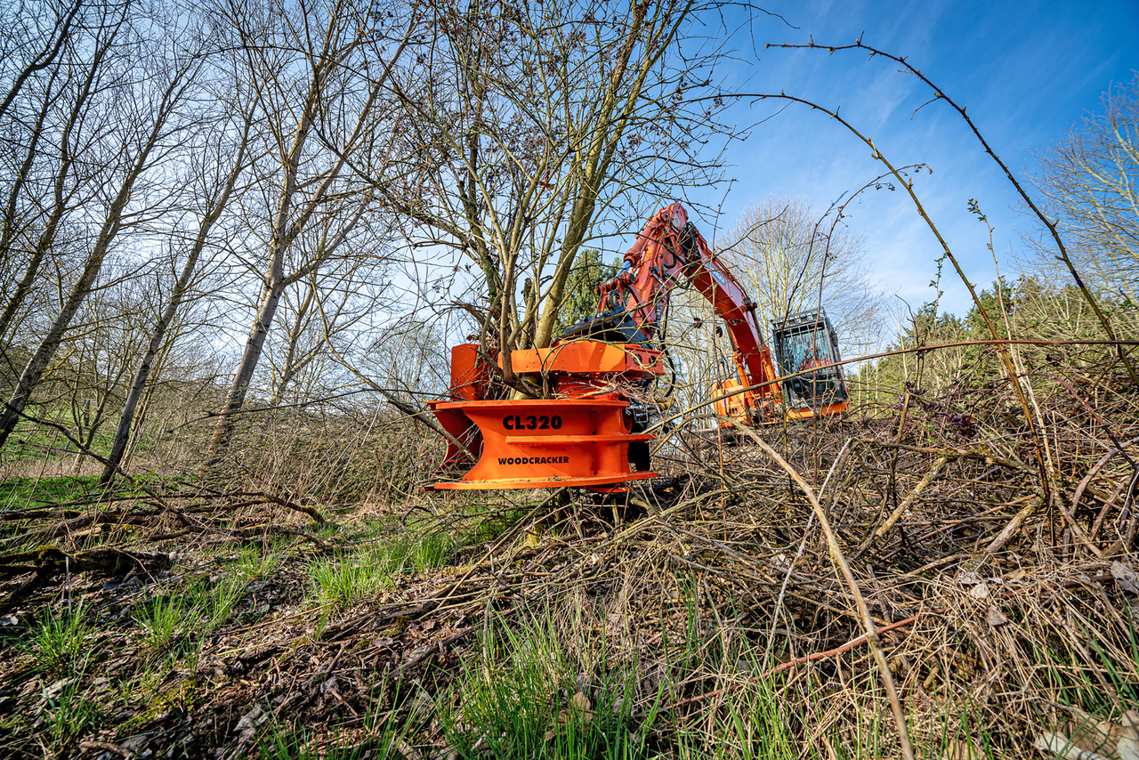 Westtech Woodcracker CL 320 - Attachment for Excavator: picture 2 Westtech Woodcracker CL 320 - Attachment for Excavator: picture 2