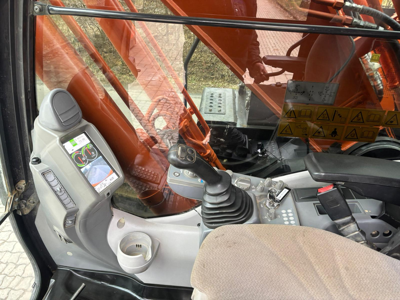 Crawler excavator HITACHI ZX 210-6: picture 8
