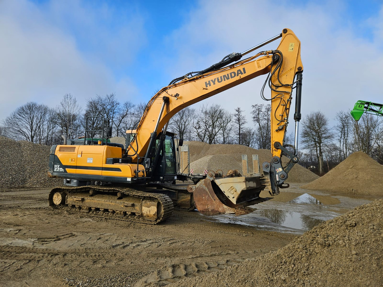 HYUNDAI HX 220 L - Crawler excavator: picture 4 HYUNDAI HX 220 L - Crawler excavator: picture 4
