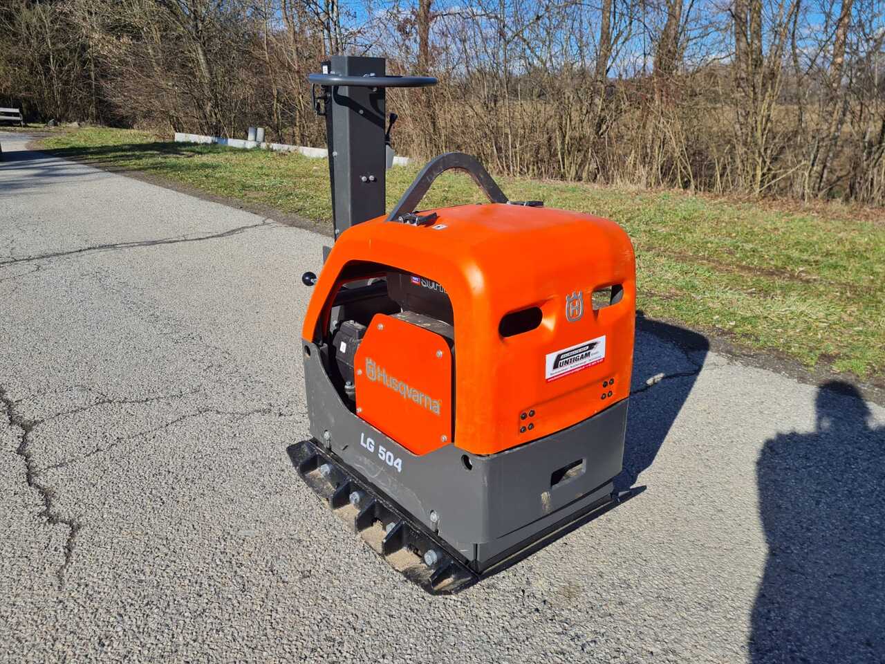 Vibratory plate Husqvarna LG 504: picture 6