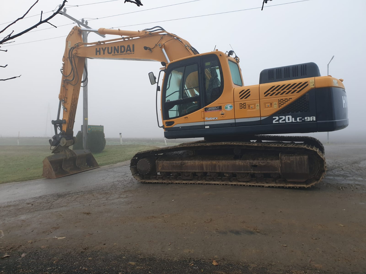 Hyundai R 220 LC-9A - Crawler excavator: picture 1 Hyundai R 220 LC-9A - Crawler excavator: picture 1