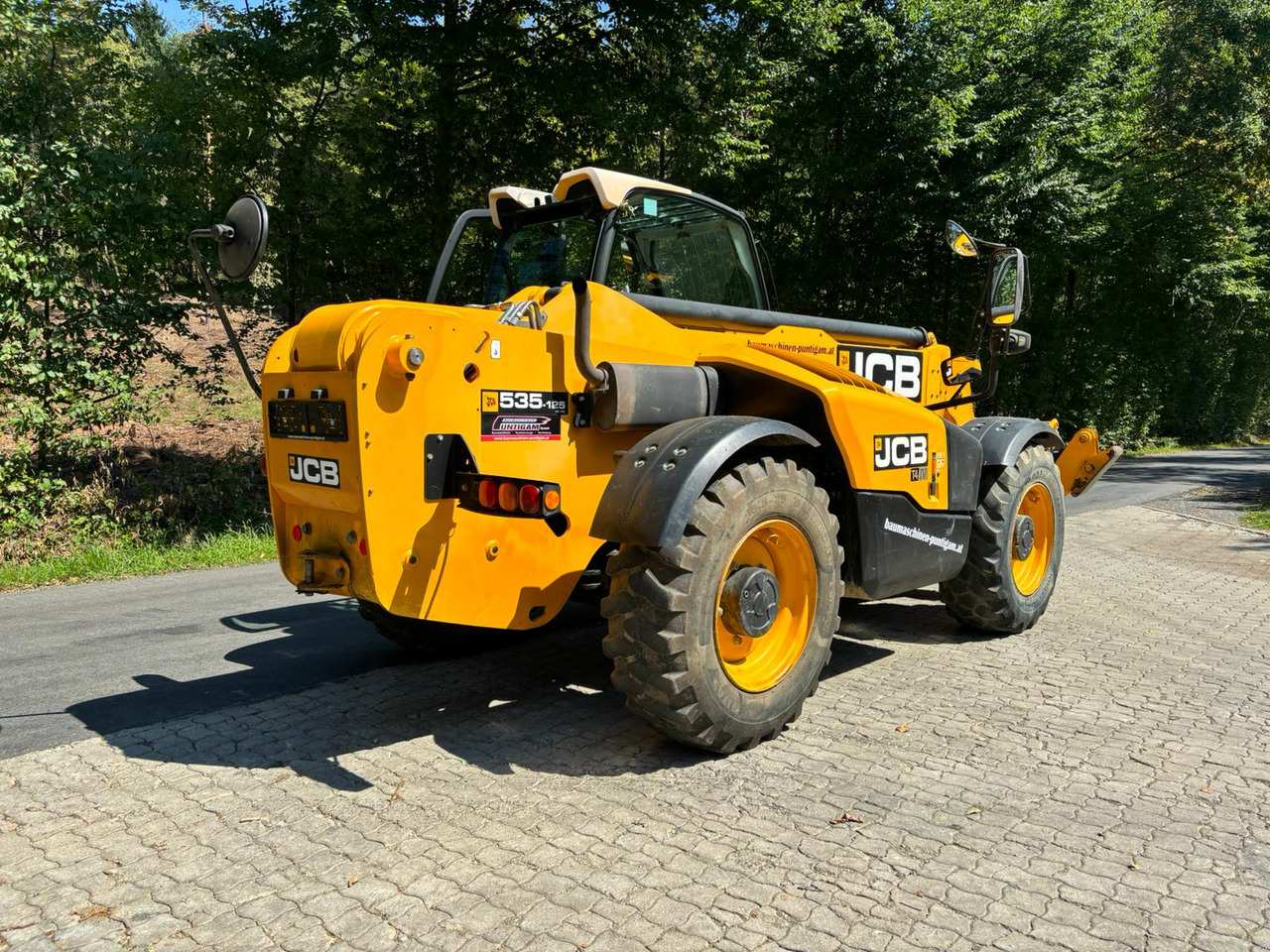 Telescopic wheel loader JCB 535-125: picture 7