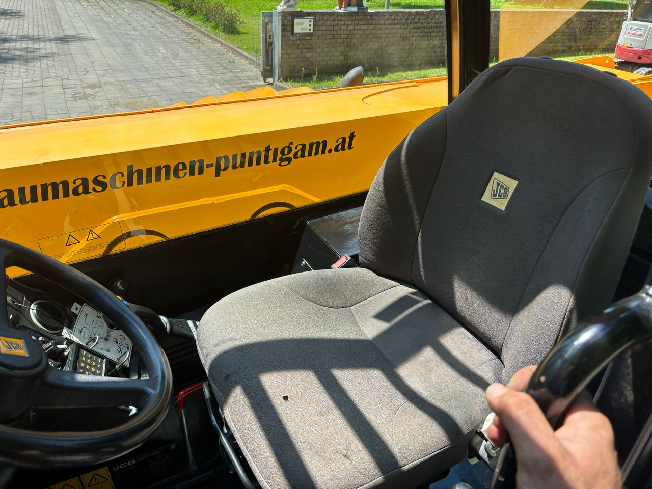 Wheel loader JCB 541-70: picture 9