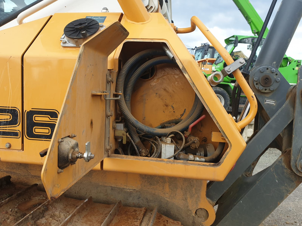 Bulldozer LIEBHERR PR 726 LGP: picture 14