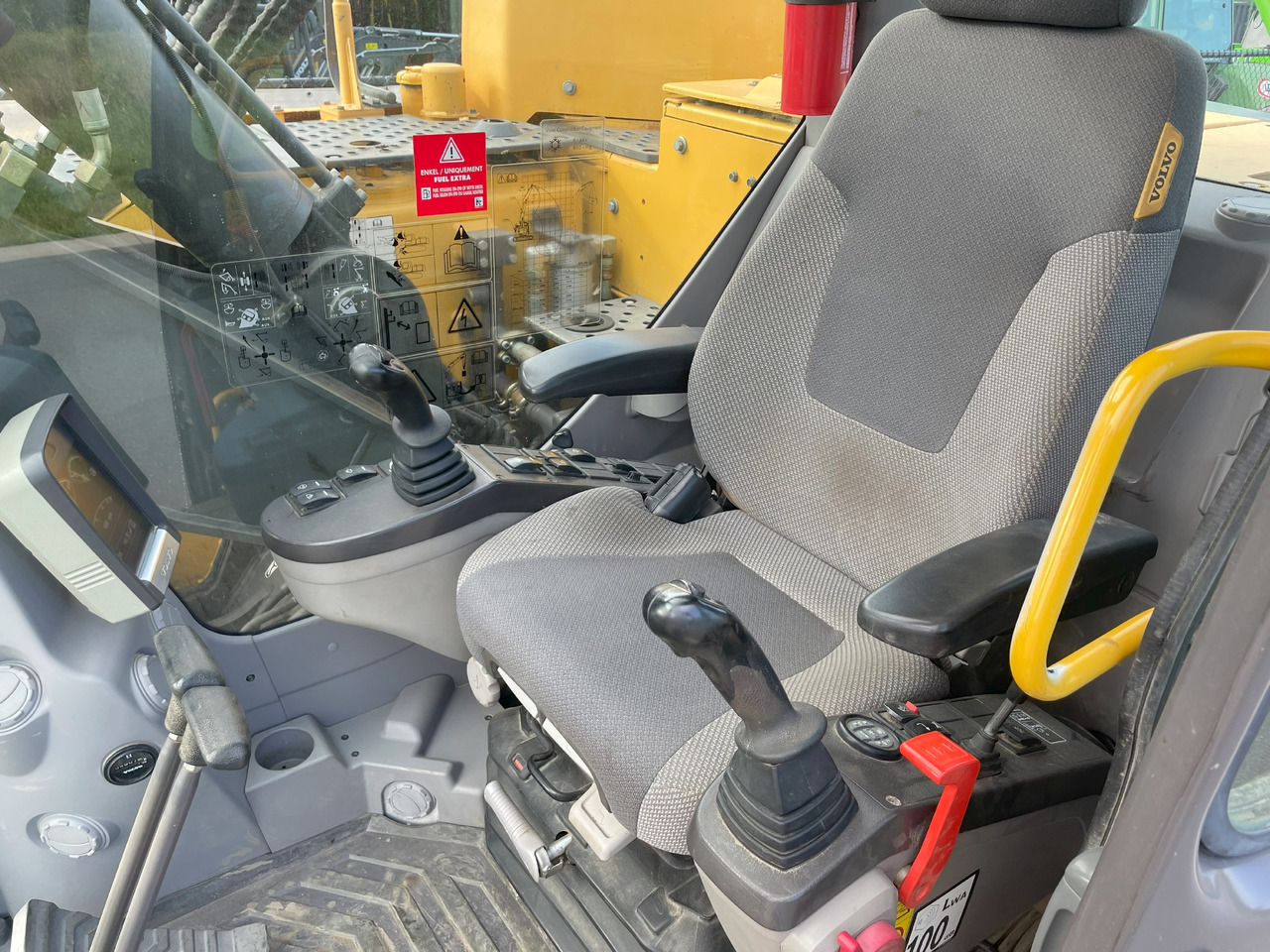 VOLVO ECR145D - Crawler excavator: picture 5 VOLVO ECR145D - Crawler excavator: picture 5