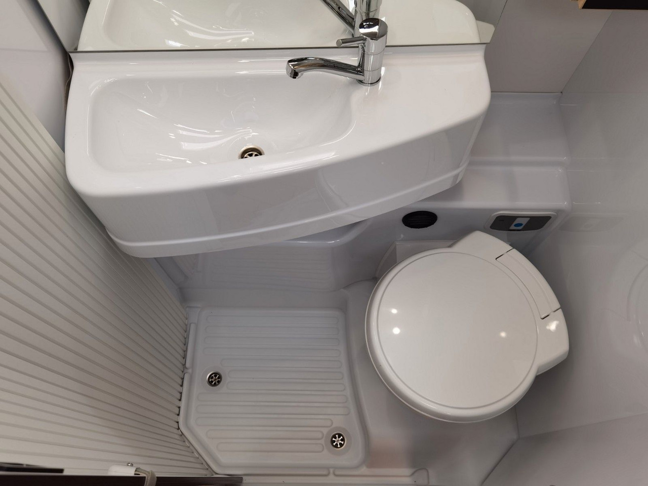 Semi-integrated motorhome Chausson 627 TITANIUM /-2026-/ EINZELBETTEN / 4.1T. / AHK: picture 23 Semi-integrated motorhome Chausson 627 TITANIUM /-2026-/ EINZELBETTEN / 4.1T. / AHK: picture 23