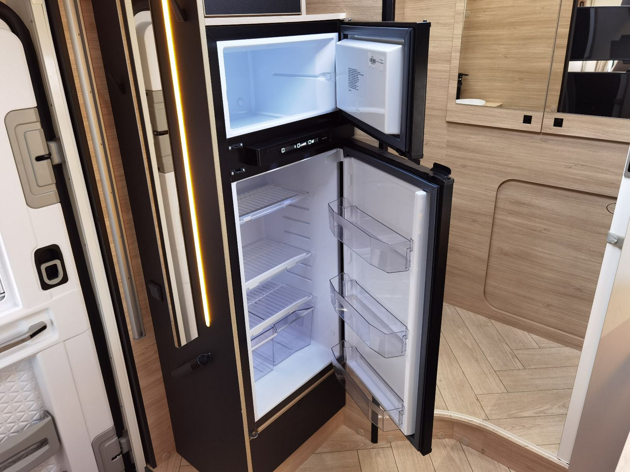 Semi-integrated motorhome Chausson 630 TITANIUM / - 2026 - / EINZEL. - HUBBETTEN: picture 12