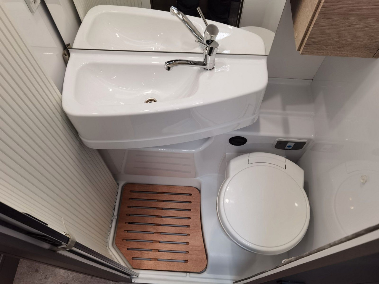 Semi-integrated motorhome Chausson X 650 EXCLUSIVE LINE / 140PS- 9G / XXL - HUBBETT: picture 20