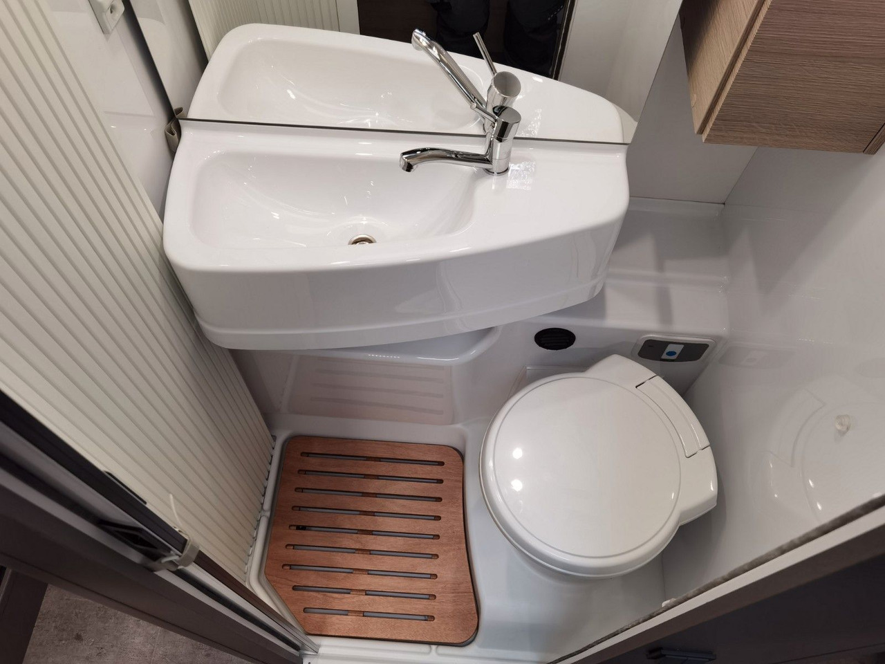 Semi-integrated motorhome Chausson X 650 EXCLUSIVE LINE / 140PS- 9G / XXL - HUBBETT: picture 19