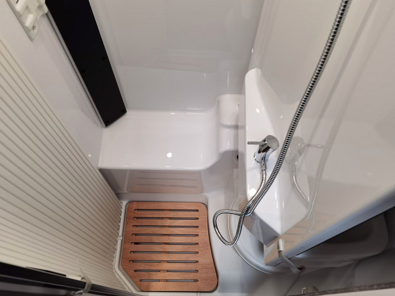 Semi-integrated motorhome Chausson X 650 EXCLUSIVE LINE / 140PS- 9G / XXL - HUBBETT: picture 21