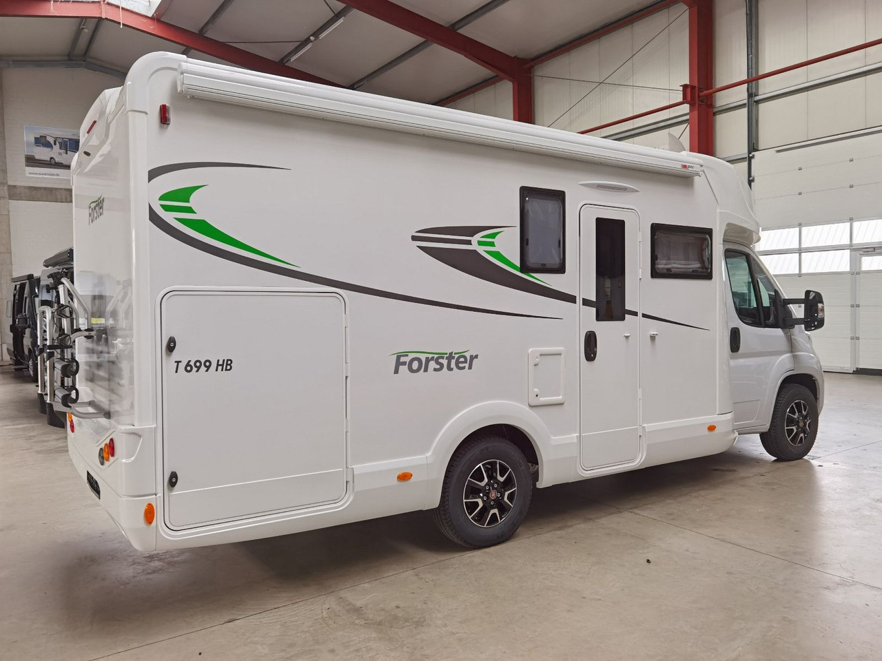 Forster T 699 HB / 140PS / HUBBETT & HECKBETT - GARAGE - Semi-integrated motorhome: picture 4 Forster T 699 HB / 140PS / HUBBETT & HECKBETT - GARAGE - Semi-integrated motorhome: picture 4