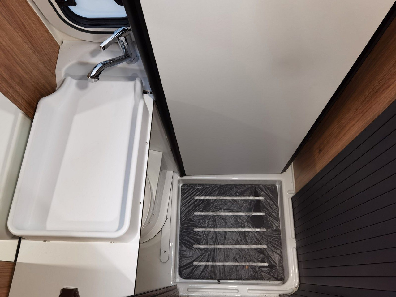 Camper van Karmann DEXTER 635 / - 2026 - / XXL - HUBBETT -LÄNGSBETT: picture 21