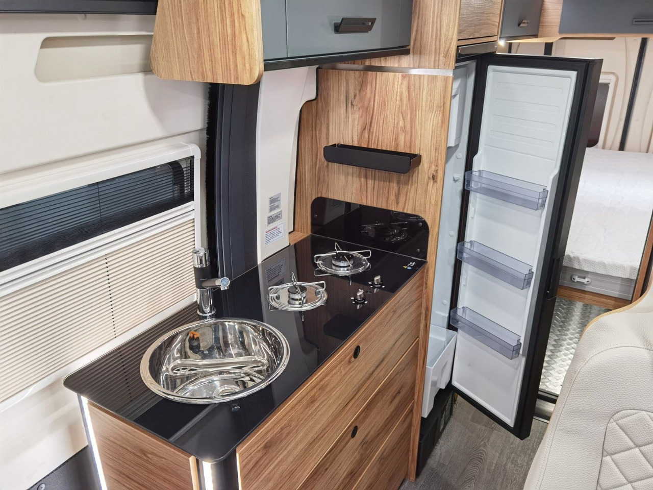 Camper van Karmann DEXTER 635 / - 2026 - / XXL - HUBBETT -LÄNGSBETT: picture 17