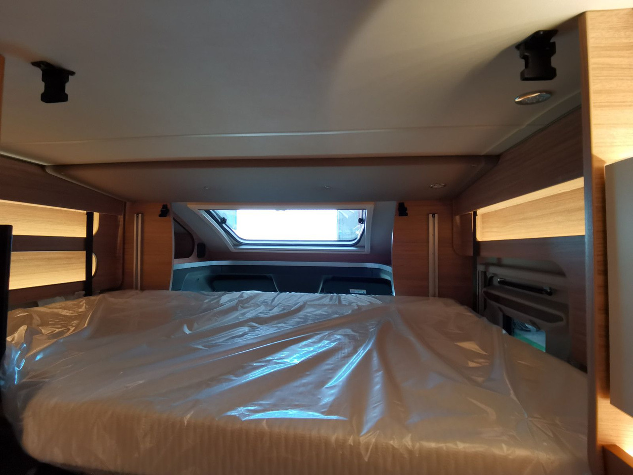 Weinsberg CARACOMPACT SUITE 640 MEG PEPPER / - MODELL 2025 Weinsberg CARACOMPACT SUITE 640 MEG PEPPER / - MODELL 2025 leasing Weinsberg CARACOMPACT SUITE 640 MEG PEPPER / - MODELL 2025 Weinsberg CARACOMPACT SUITE 640 MEG PEPPER / - MODELL 2025: picture 14