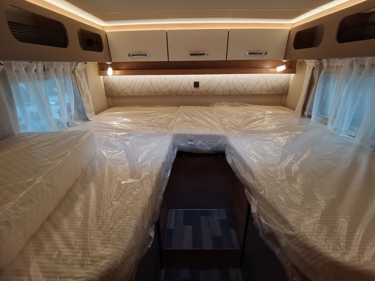 Weinsberg CARACOMPACT SUITE 640 MEG PEPPER / - MODELL 2025 Weinsberg CARACOMPACT SUITE 640 MEG PEPPER / - MODELL 2025 leasing Weinsberg CARACOMPACT SUITE 640 MEG PEPPER / - MODELL 2025 Weinsberg CARACOMPACT SUITE 640 MEG PEPPER / - MODELL 2025: picture 18