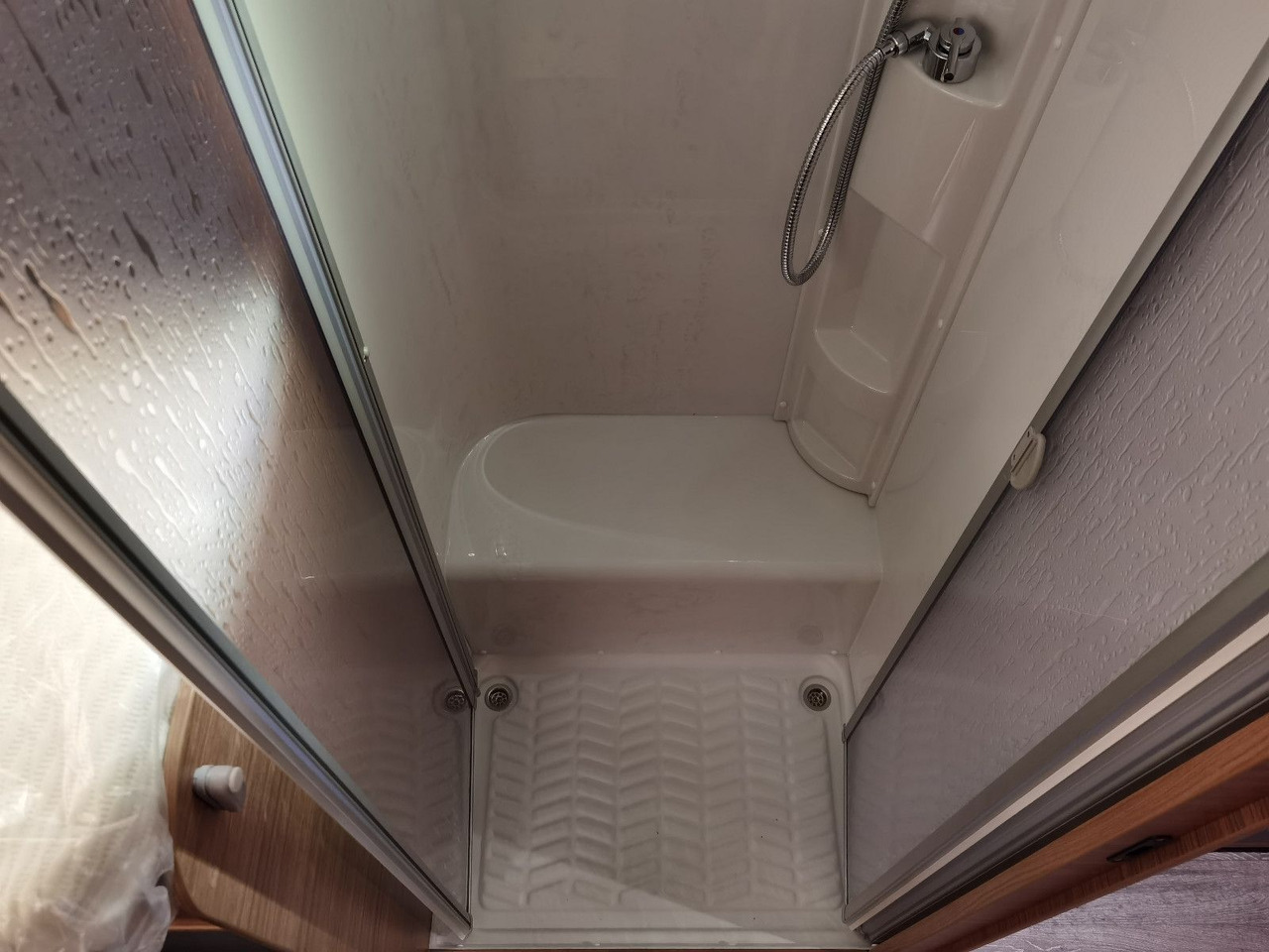 Semi-integrated motorhome Weinsberg CARASUITE 700 MEG /155PS /EINZELBETTEN & RAUMBAD: picture 23