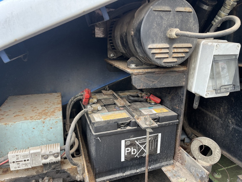 Telescopic boom Aichi SR18A telescoop hoogwerker ISUZU diesel rubber pads 2007 AICHI: picture 13