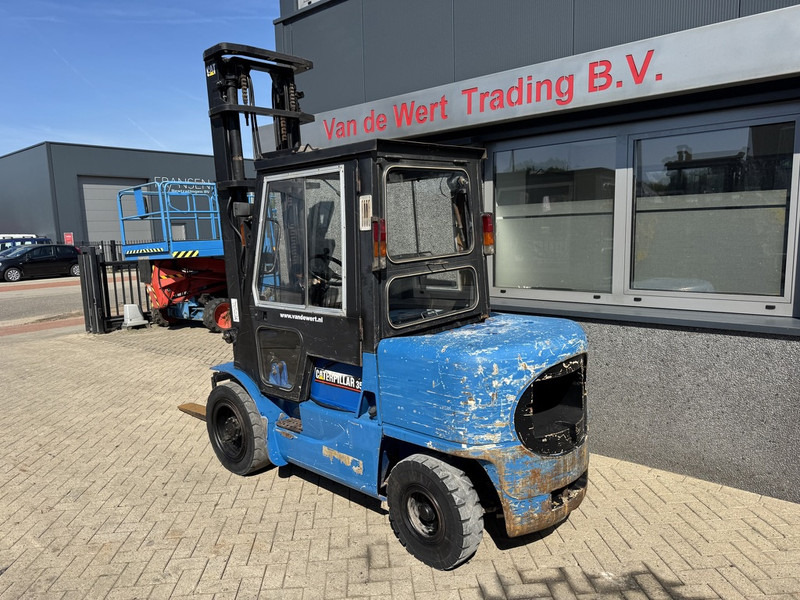 Caterpillar DP35K - Diesel forklift: picture 5 Caterpillar DP35K - Diesel forklift: picture 5