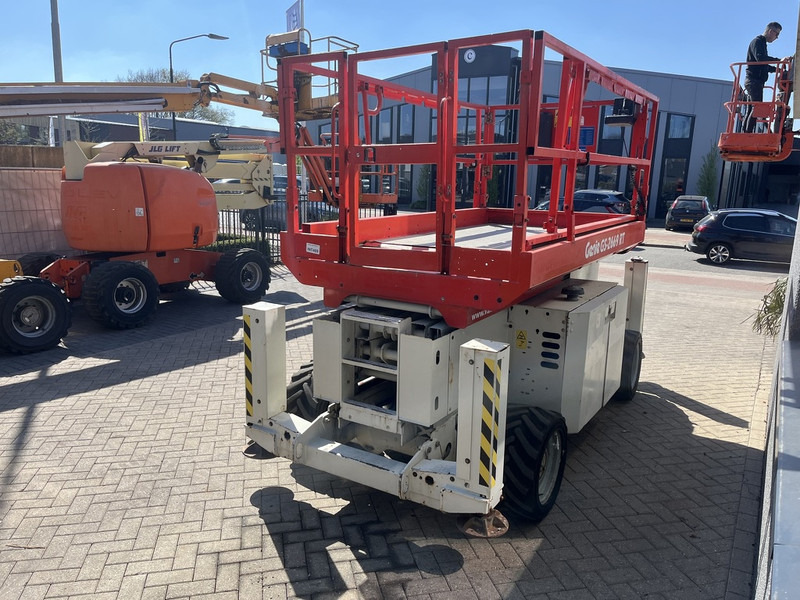 Genie GS 2669 RT Hoogwerker / arbeitsbuhne - Scissor lift: picture 5 Genie GS 2669 RT Hoogwerker / arbeitsbuhne - Scissor lift: picture 5