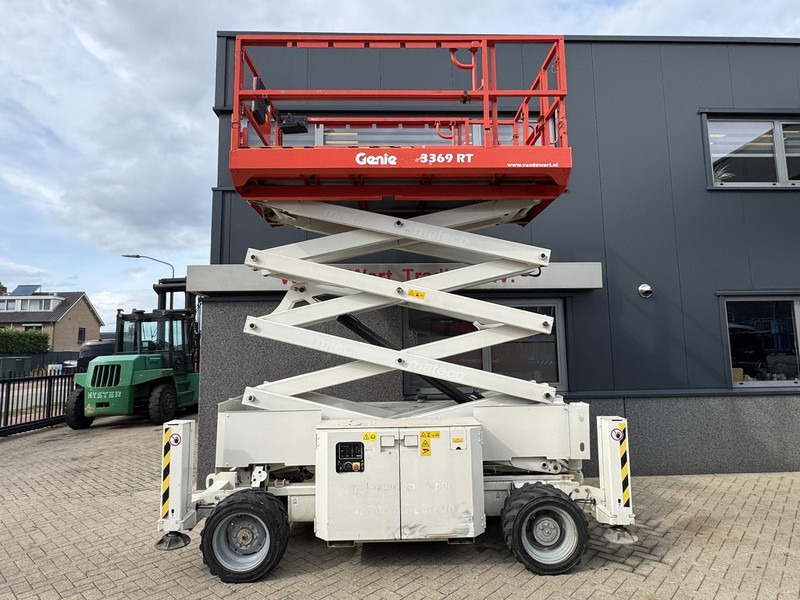 Genie GS 3369 RT Hoogwerker / Arbeitsbuhne 12mtr werkhoogte 4x4 Kubota DIESEL 2013 - Scissor lift: picture 5 Genie GS 3369 RT Hoogwerker / Arbeitsbuhne 12mtr werkhoogte 4x4 Kubota DIESEL 2013 - Scissor lift: picture 5
