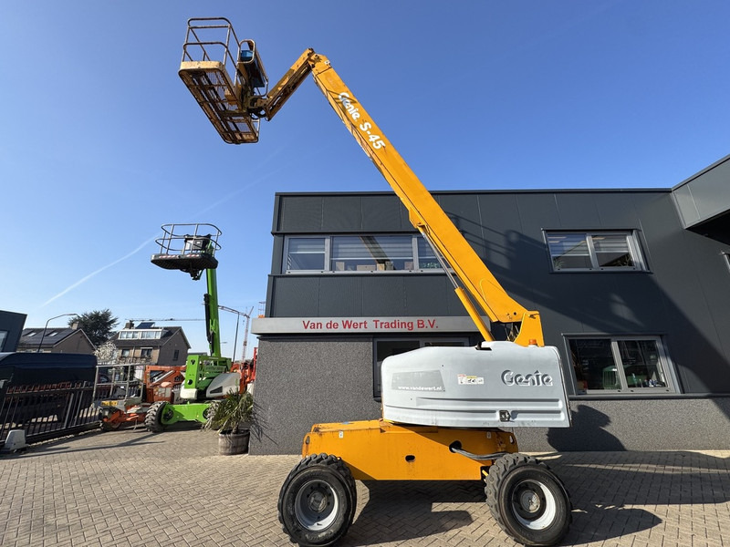 Genie S45 4x4 DEUTZ DIESEL 3000uur 15,7M Werkhoogte - Telescopic boom: picture 3 Genie S45 4x4 DEUTZ DIESEL 3000uur 15,7M Werkhoogte - Telescopic boom: picture 3