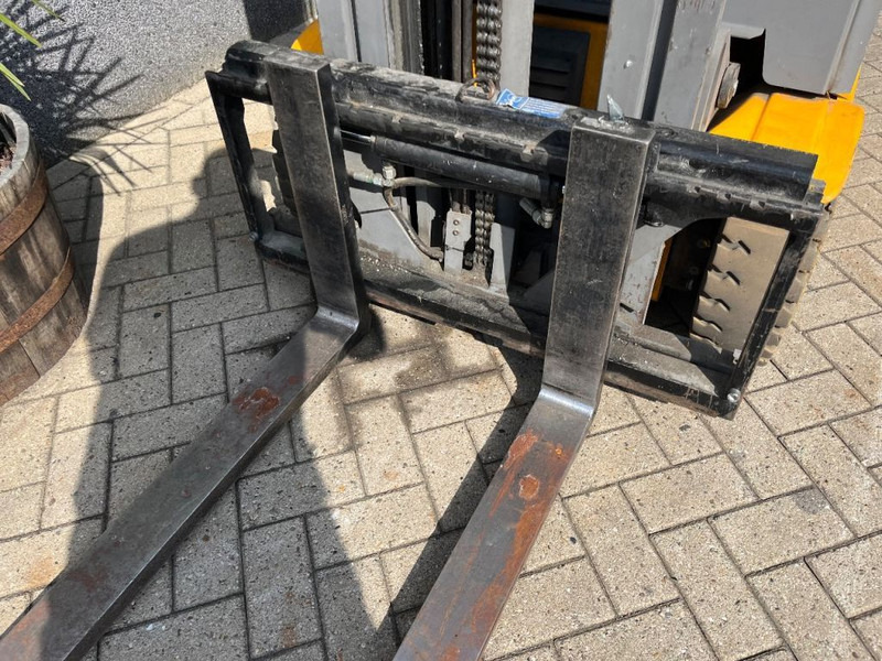 Jungheinrich EFG215 EFG215 triplo460 freelift sideshift 2016 heftruck forklift electrisch - Electric forklift: picture 5 Jungheinrich EFG215 EFG215 triplo460 freelift sideshift 2016 heftruck forklift electrisch - Electric forklift: picture 5