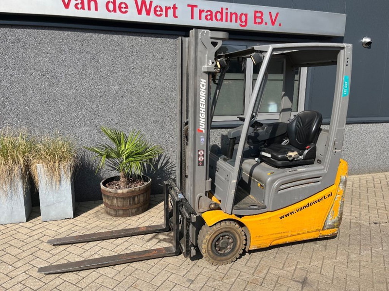 Jungheinrich EFG215 EFG215 triplo460 freelift sideshift 2016 heftruck forklift electrisch - Electric forklift: picture 2 Jungheinrich EFG215 EFG215 triplo460 freelift sideshift 2016 heftruck forklift electrisch - Electric forklift: picture 2