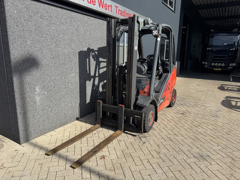 Linde H25D-02 Triplo 470 Freelift / Sideshift VW Diesel 2014 - Diesel forklift: picture 3 Linde H25D-02 Triplo 470 Freelift / Sideshift VW Diesel 2014 - Diesel forklift: picture 3
